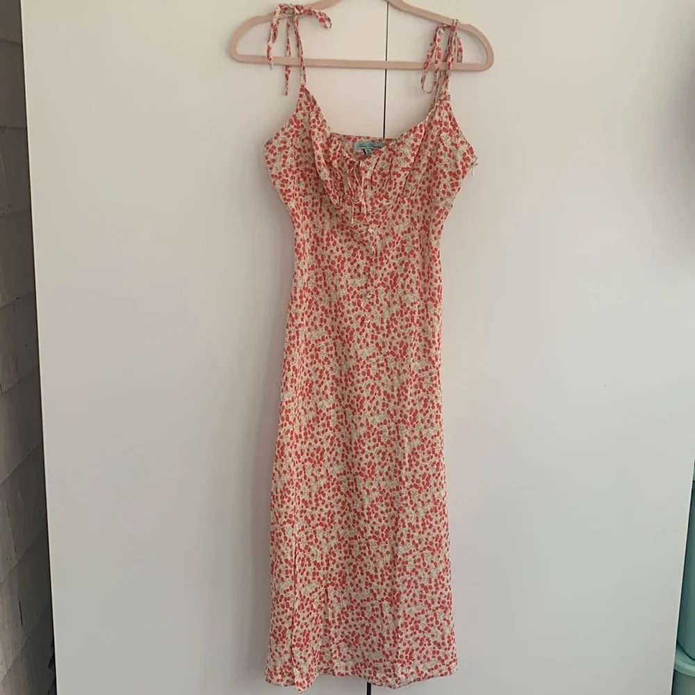 Showpo California Midi Dress in Red Floral. Size 10. - Picture 2 of 6